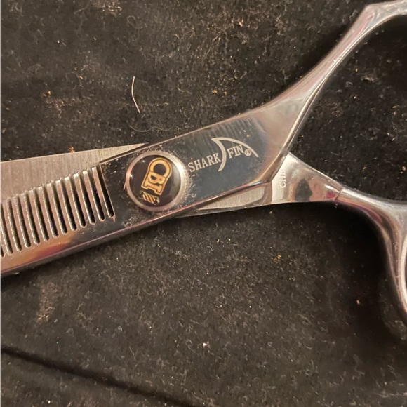 Shark Fin Shears Japanese Steel Professional 1 Monarch $600 1 texture $400 - Picture 2 of 6